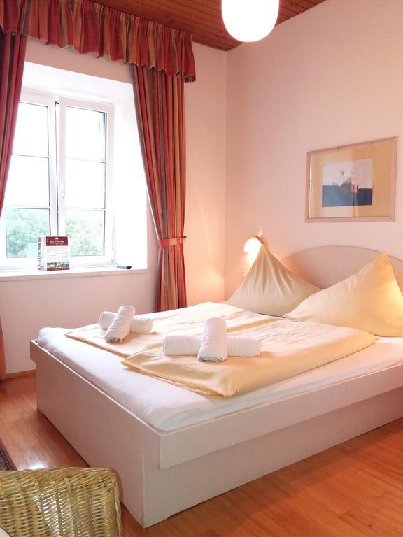 Gut Drasing Hotel Krumpendorf Exterior photo