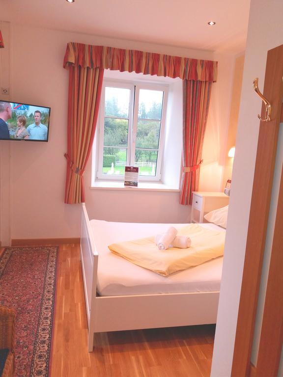 Gut Drasing Hotel Krumpendorf Exterior photo